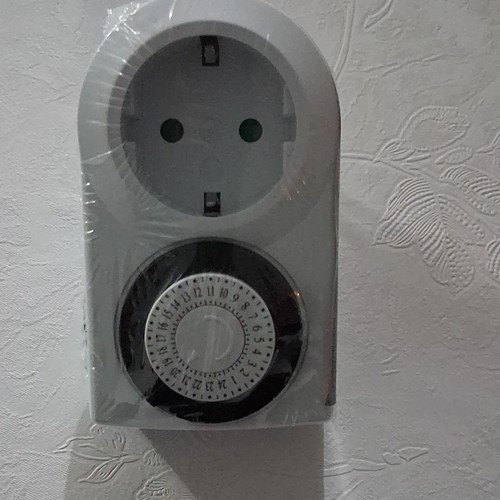 Presa con timer meccanico - , 24